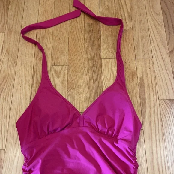 Assets by Spanx by Sara Blakely  one piece swim suit  dress size 6 - Picture 3 of 6